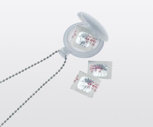 くすり携帯ペンダントケース 35×42.5×15 17140